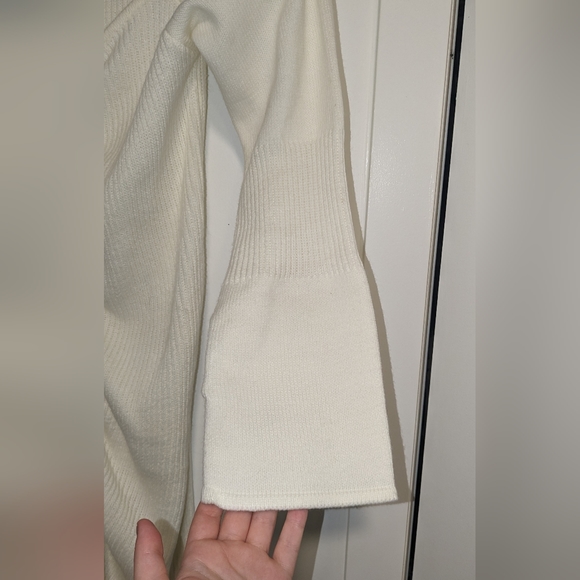 (187) Scrunchy White Sweater Dress - Picture 5 of 8